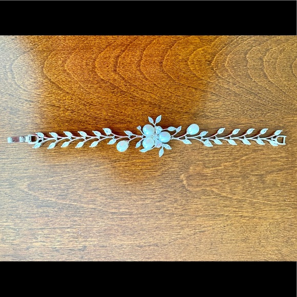 Bridal/Evening Formal Jewelry Bracelet/Earrings Set - Picture 6 of 9